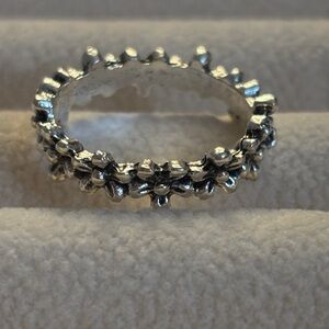 Flower silver tone ring